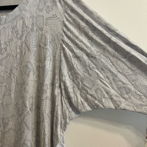 J Jill Shirt Womens L Wearever Collection Gray Snake Print Long Sleeve Stretch - Picture 5 of 8